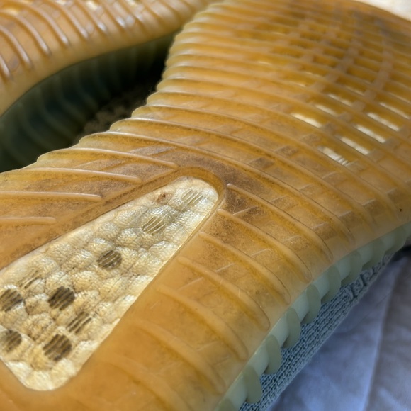Yeezy 350 V2 dessert sage - Picture 7 of 7